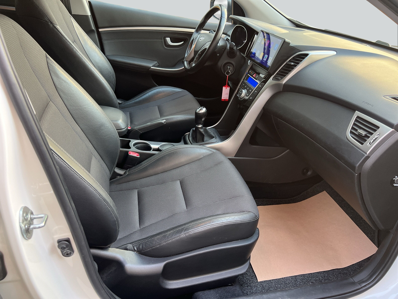 HYUNDAI i30 1.6 GDI Style-image-10