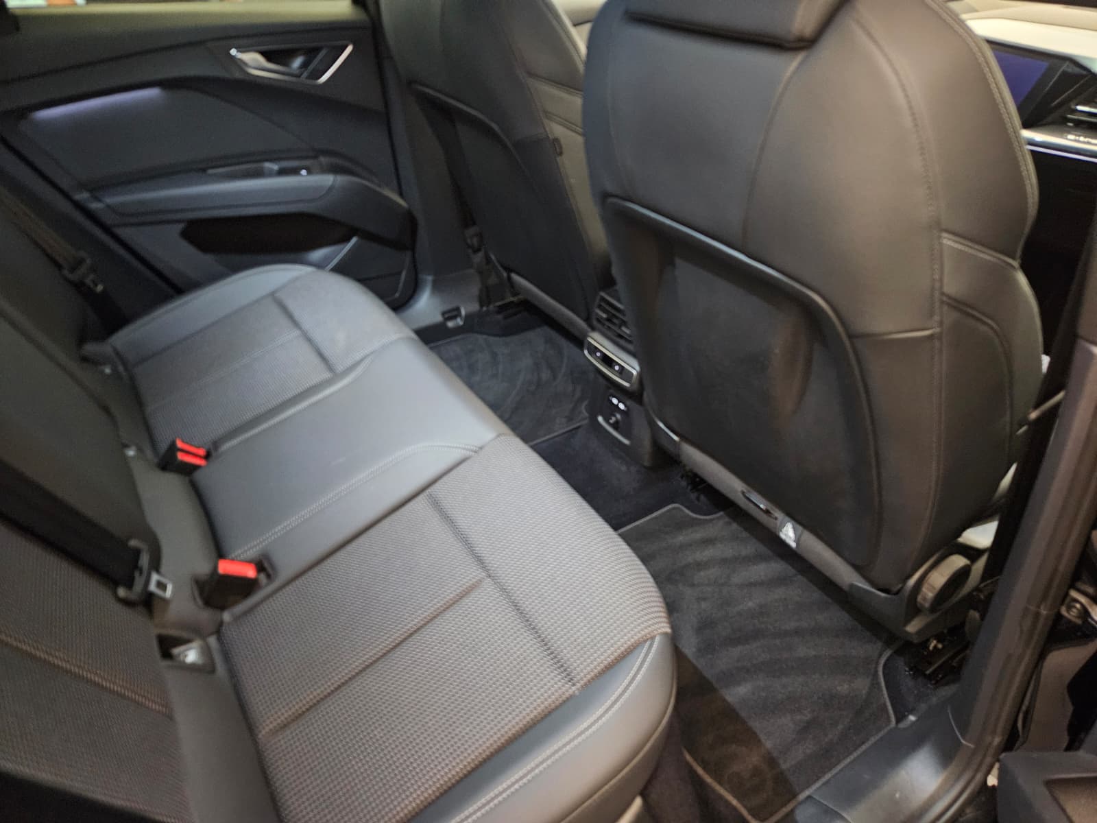AUDI Q4 Sportback e-tron 50 quattro-image-13