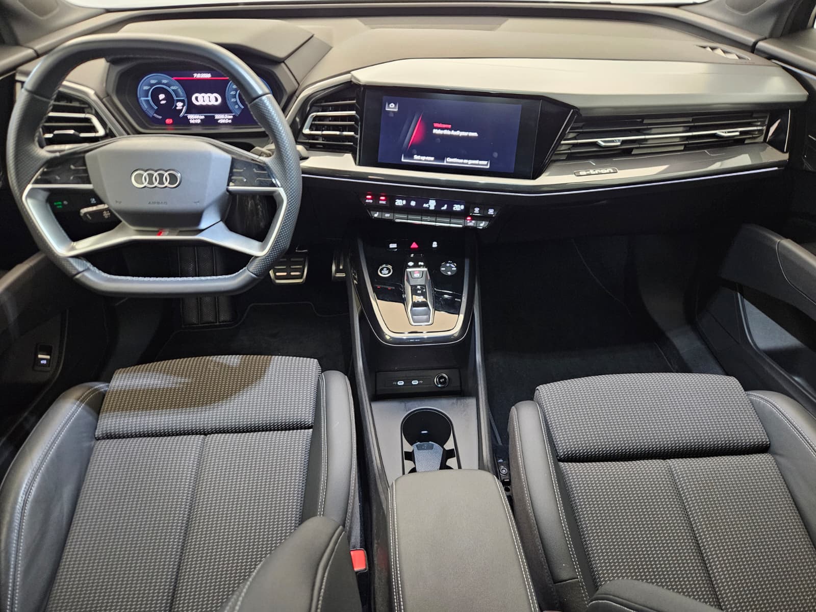 AUDI Q4 Sportback e-tron 50 quattro-image-9