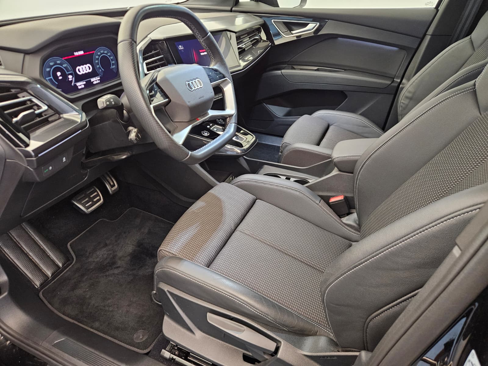 AUDI Q4 Sportback e-tron 50 quattro-image-10