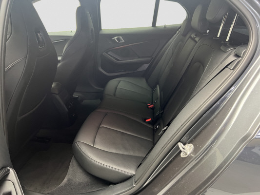 BMW 118i M Sport Steptronic-image-9