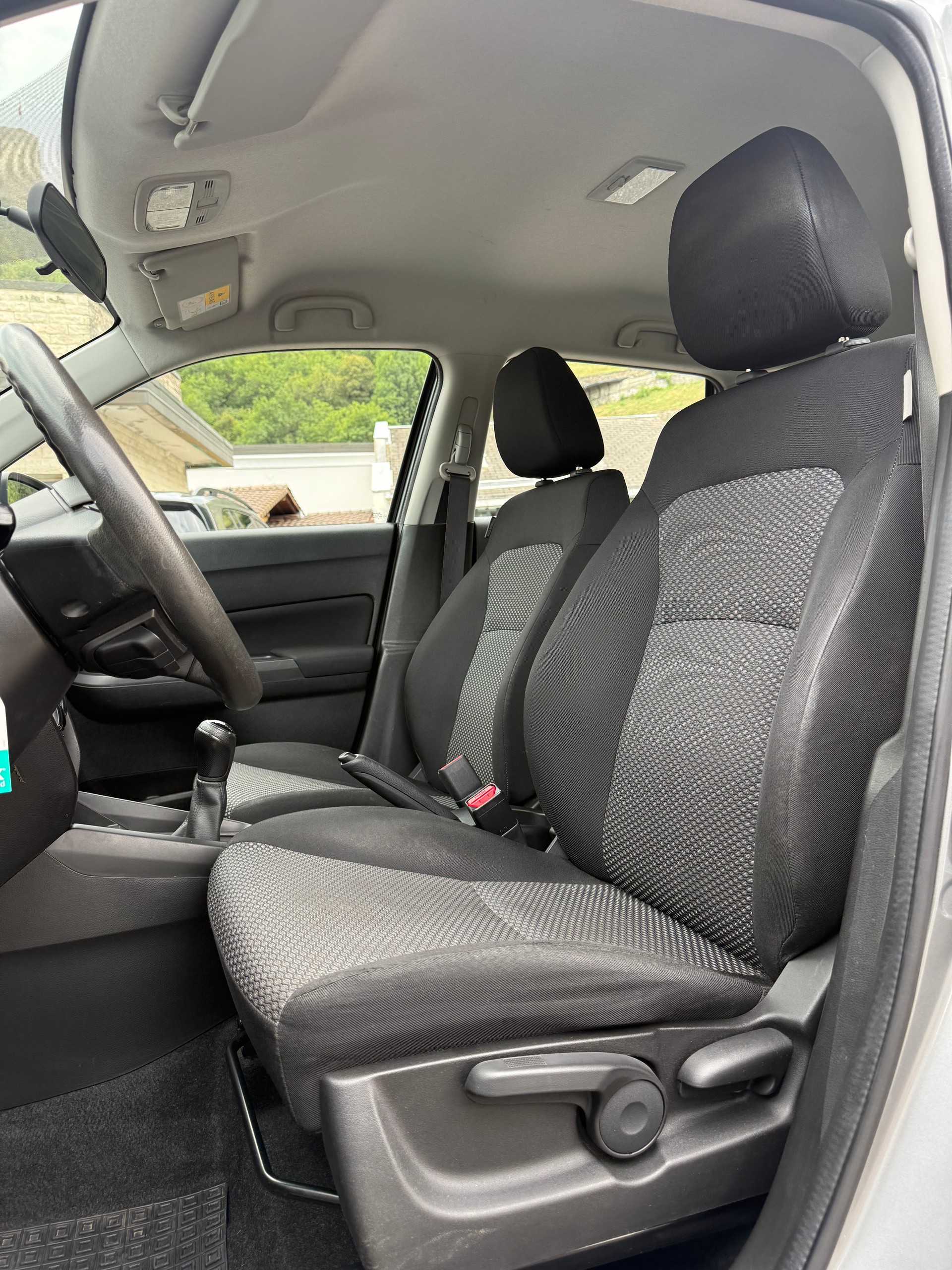 SUZUKI Vitara 1.6 Unico-image-14
