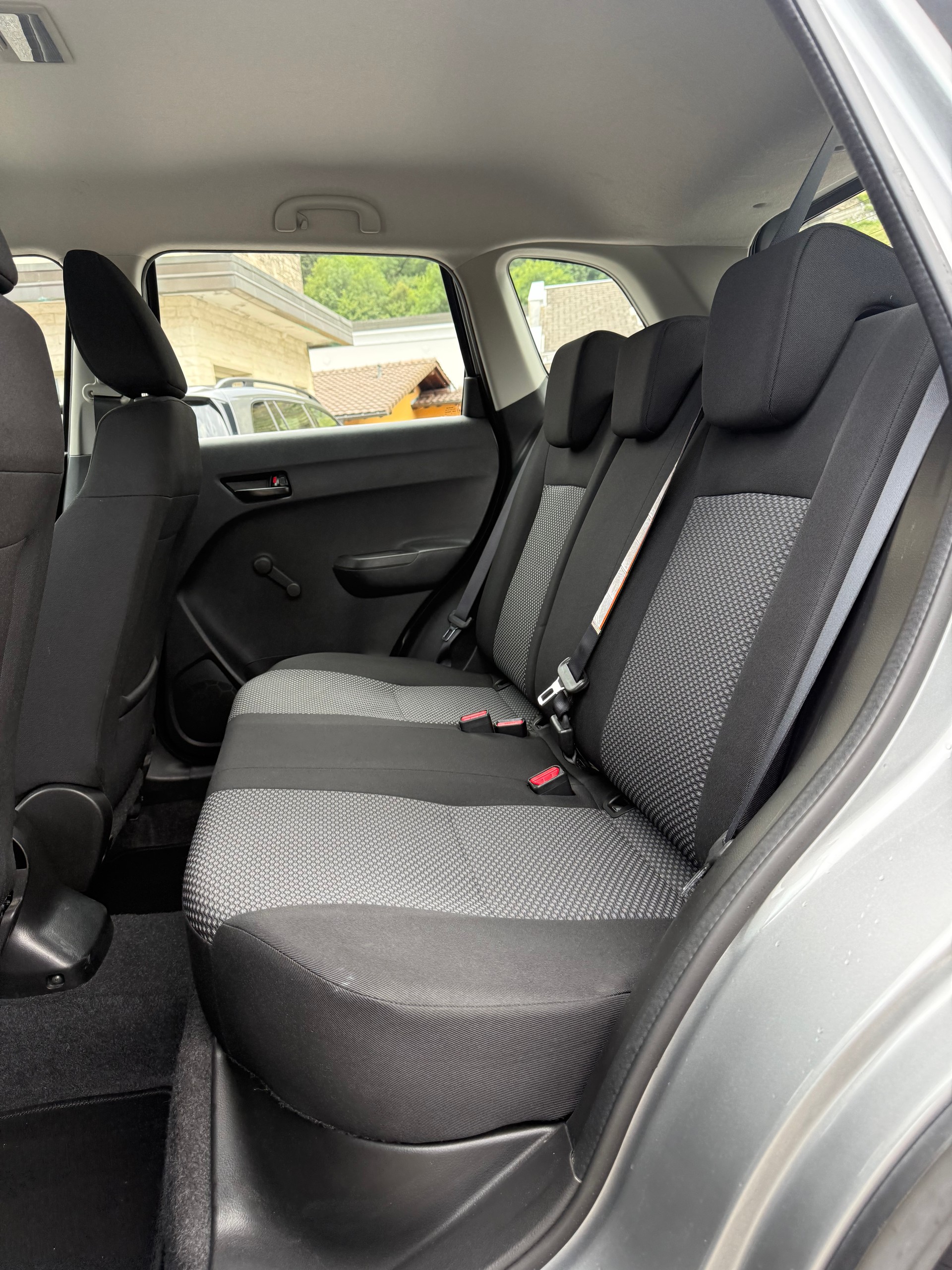 SUZUKI Vitara 1.6 Unico-image-10