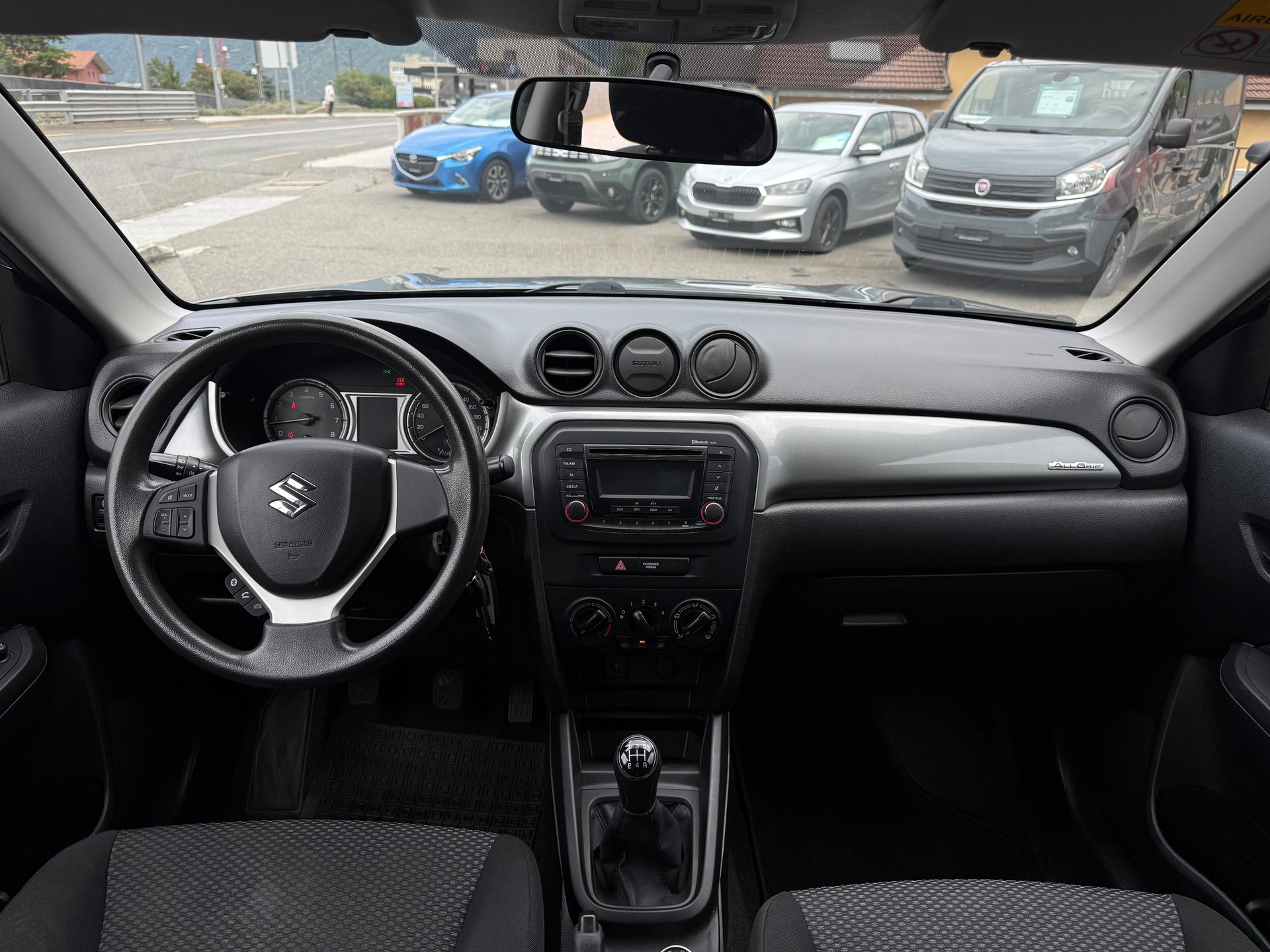 SUZUKI Vitara 1.6 Unico-image-11
