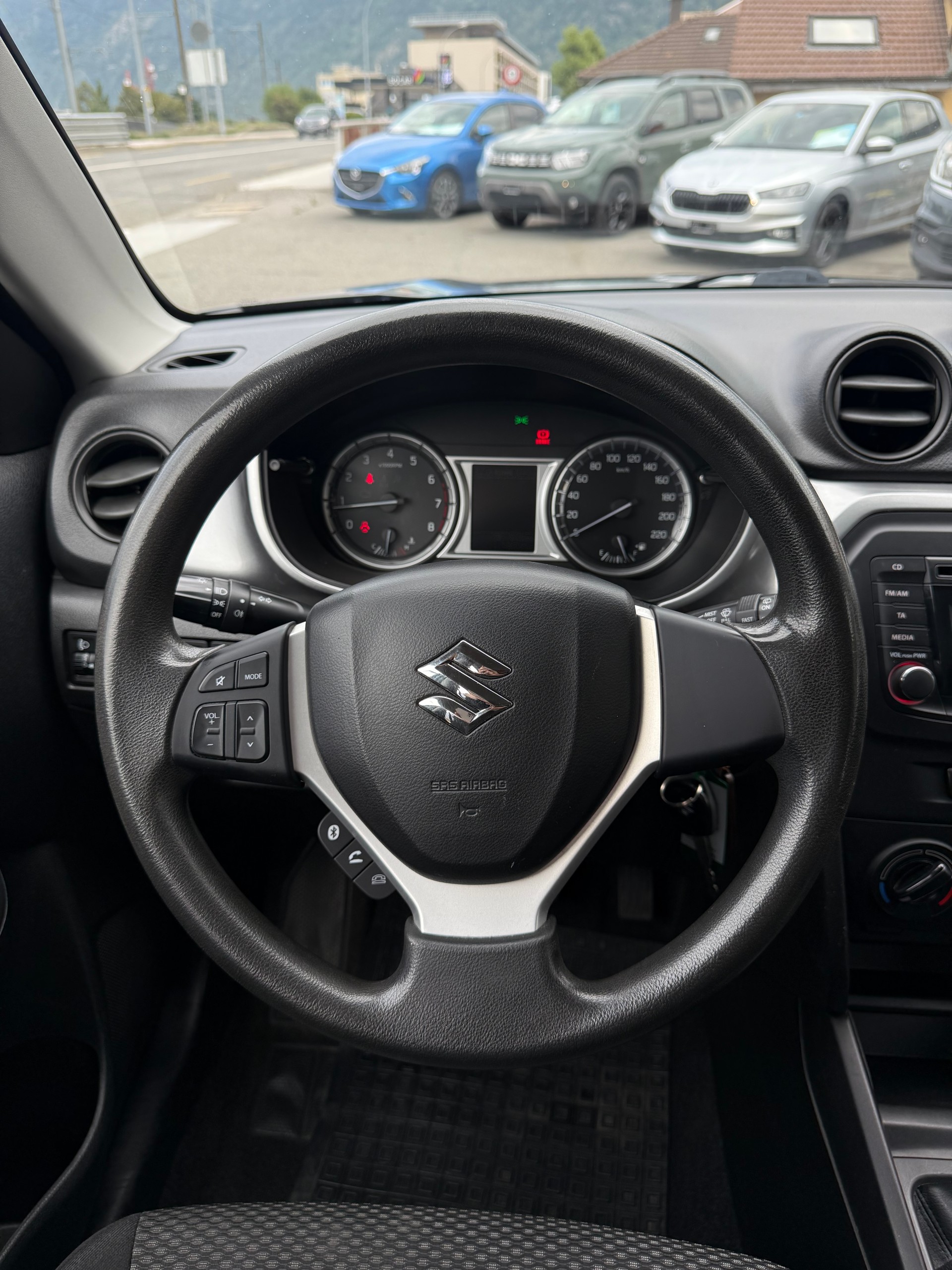 SUZUKI Vitara 1.6 Unico-image-12