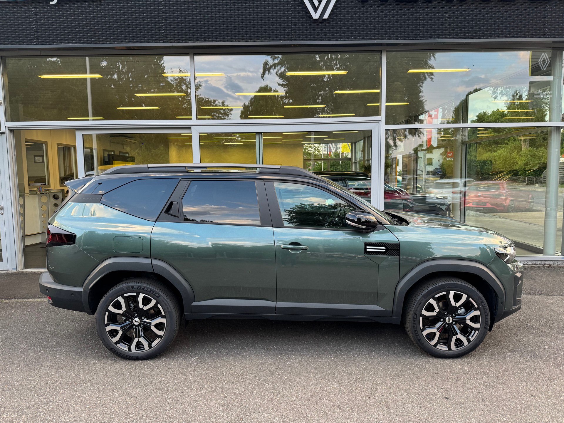 DACIA Bigster TCe Hybrid 150 48V Journey 4x4-image-1