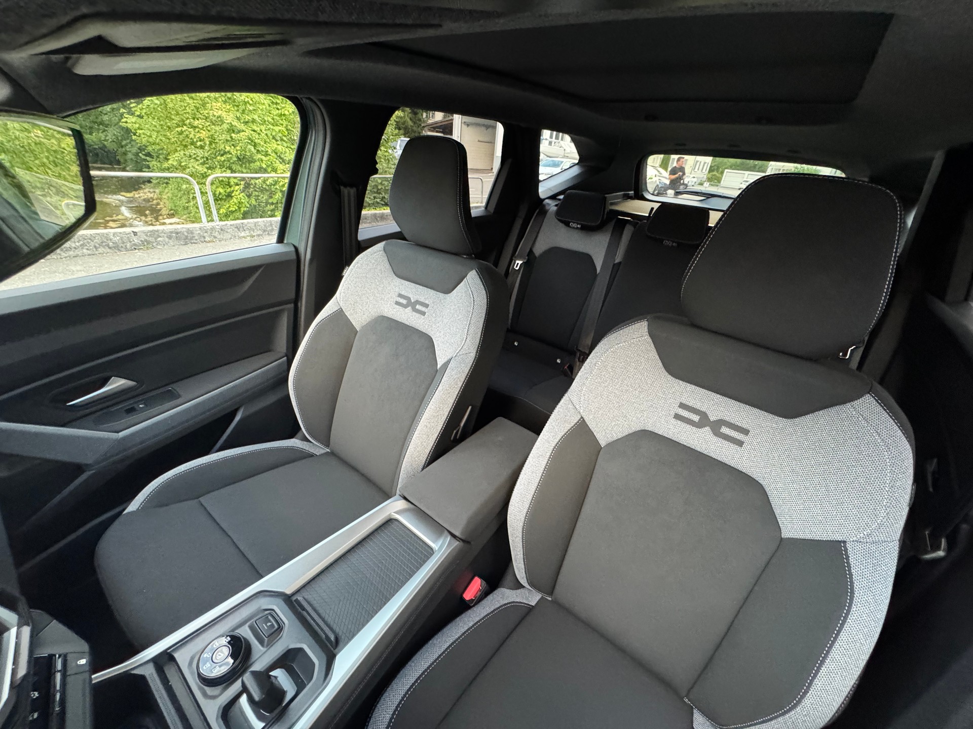 DACIA Bigster TCe Hybrid 150 48V Journey 4x4-image-13
