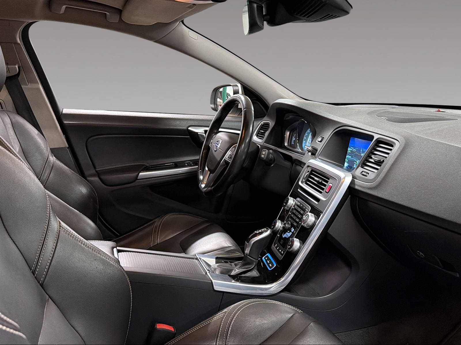 VOLVO V60 2.4 D6 TE Summum Pl.Hyb.-image-14