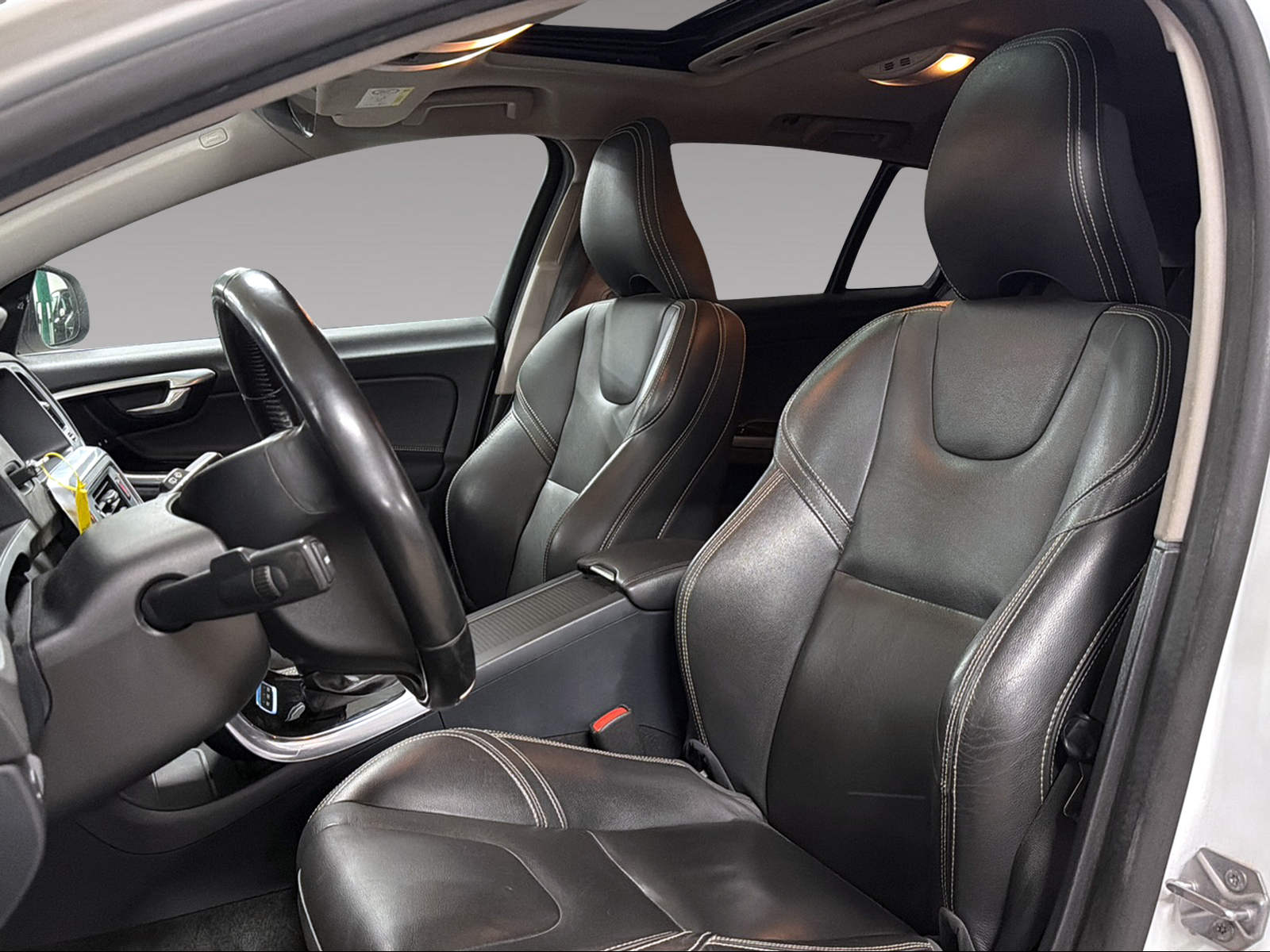 VOLVO V60 2.4 D6 TE Summum Pl.Hyb.-image-6