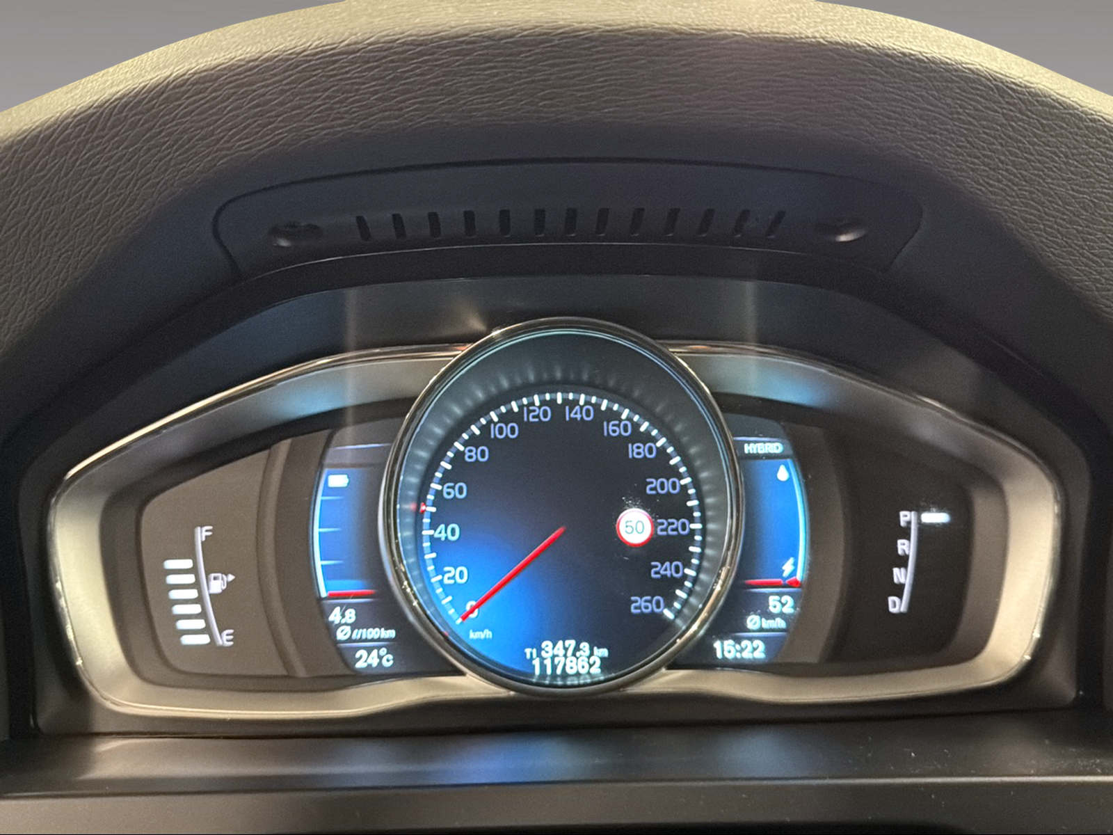 VOLVO V60 2.4 D6 TE Summum Pl.Hyb.-image-12