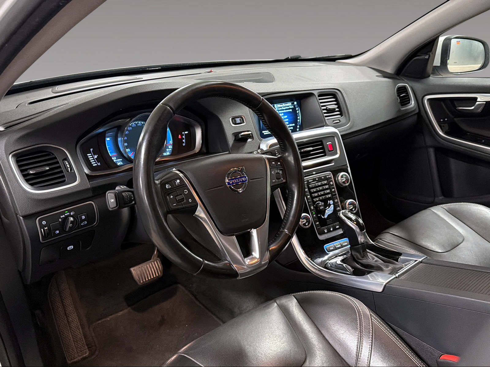 VOLVO V60 2.4 D6 TE Summum Pl.Hyb.-image-8