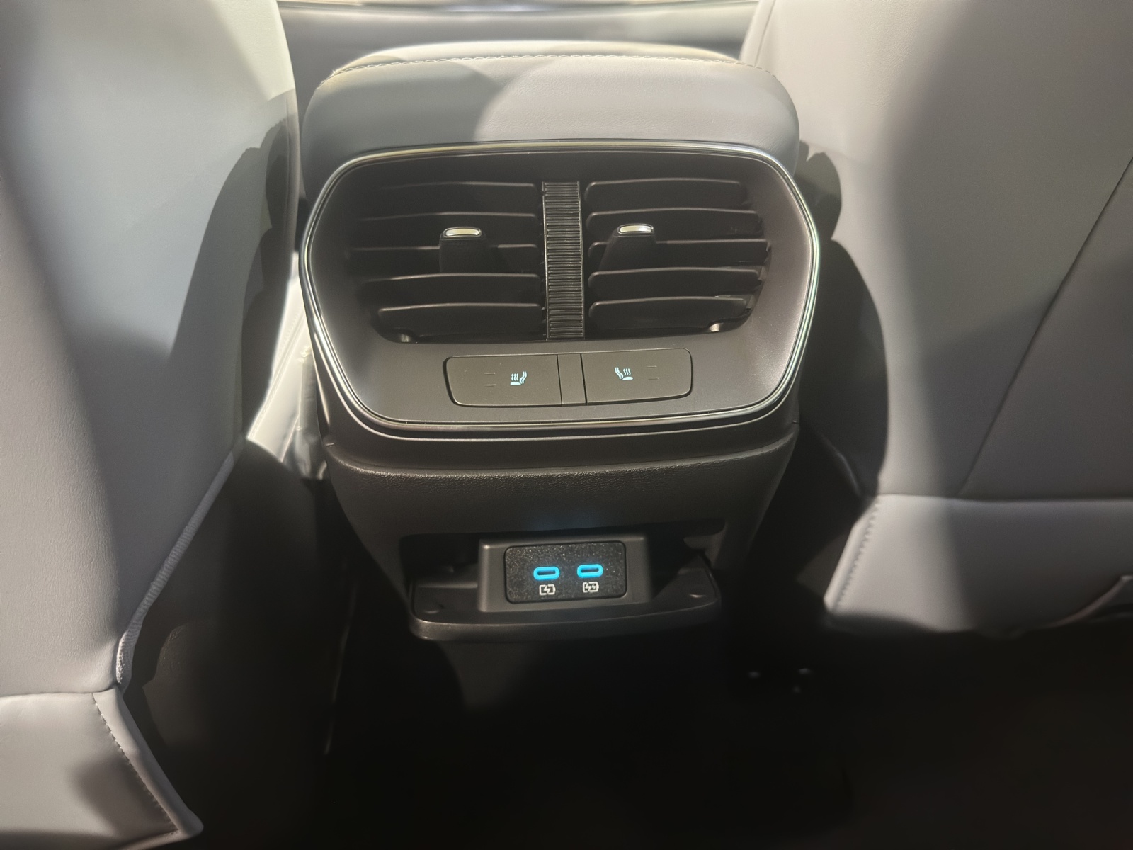 BYD Sealion 7 91,3 kWh Excellence AWD-image-15