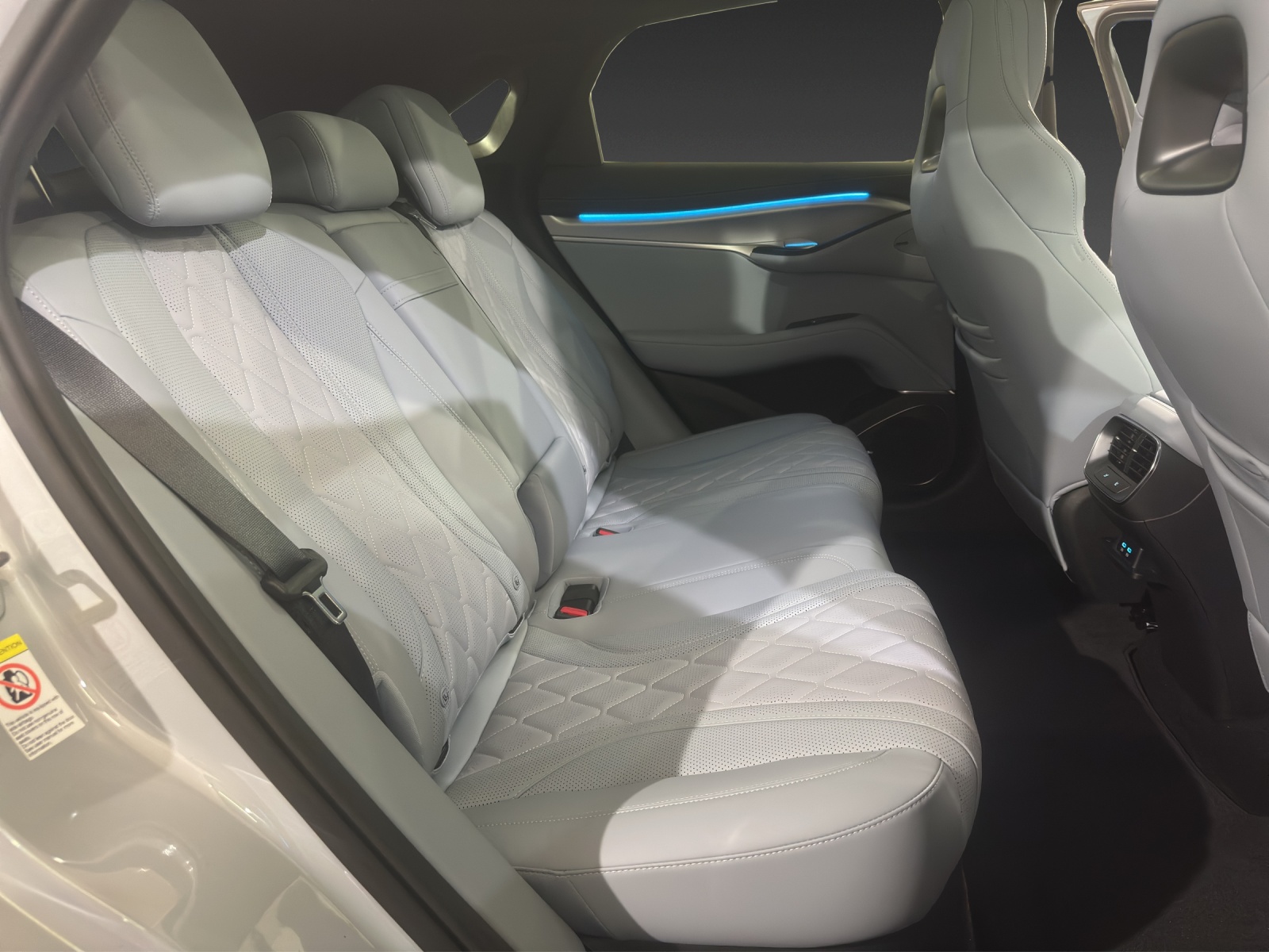 BYD Sealion 7 91,3 kWh Excellence AWD-image-18