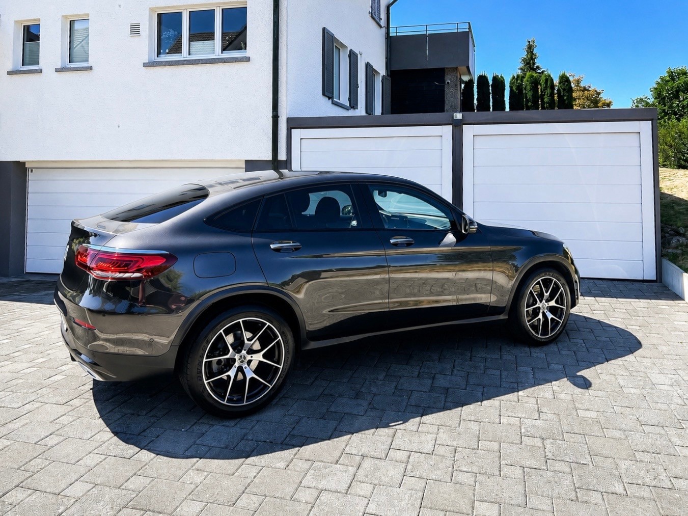 MERCEDES-BENZ GLC 300 AMG Line 4m Coupé-image-3