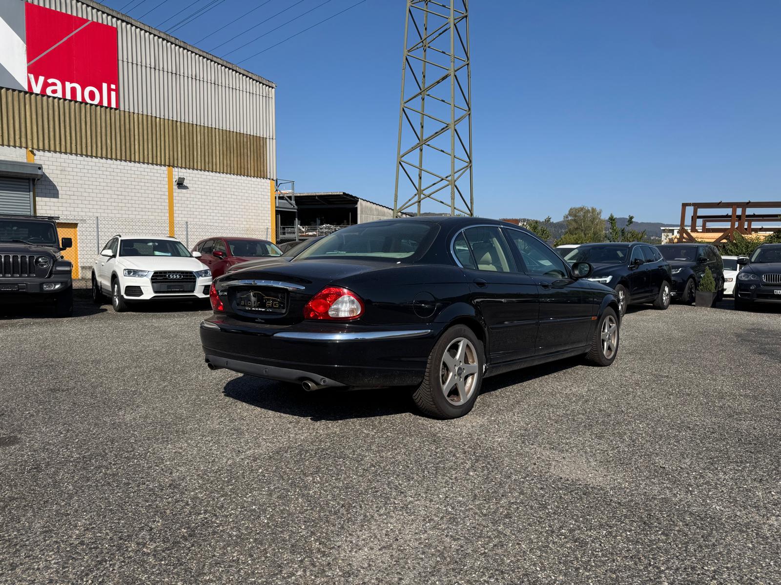 JAGUAR X-Type 2.5 V6 Traction4 Executive-image-4