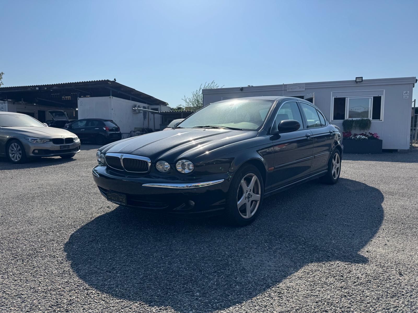 JAGUAR X-Type 2.5 V6 Traction4 Executive-image-1