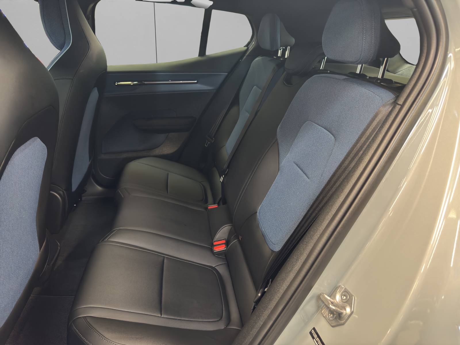 VOLVO EX30 E60 Plus-image-8