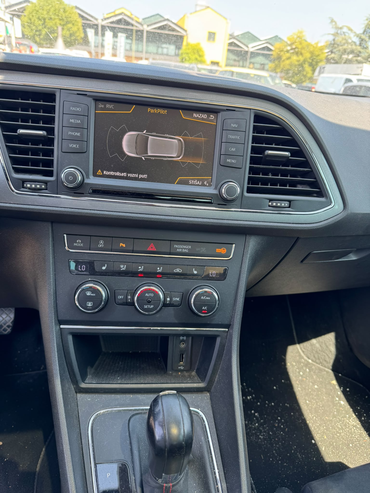 SEAT Leon ST 1.8 TSI FR Line DSG-image-11