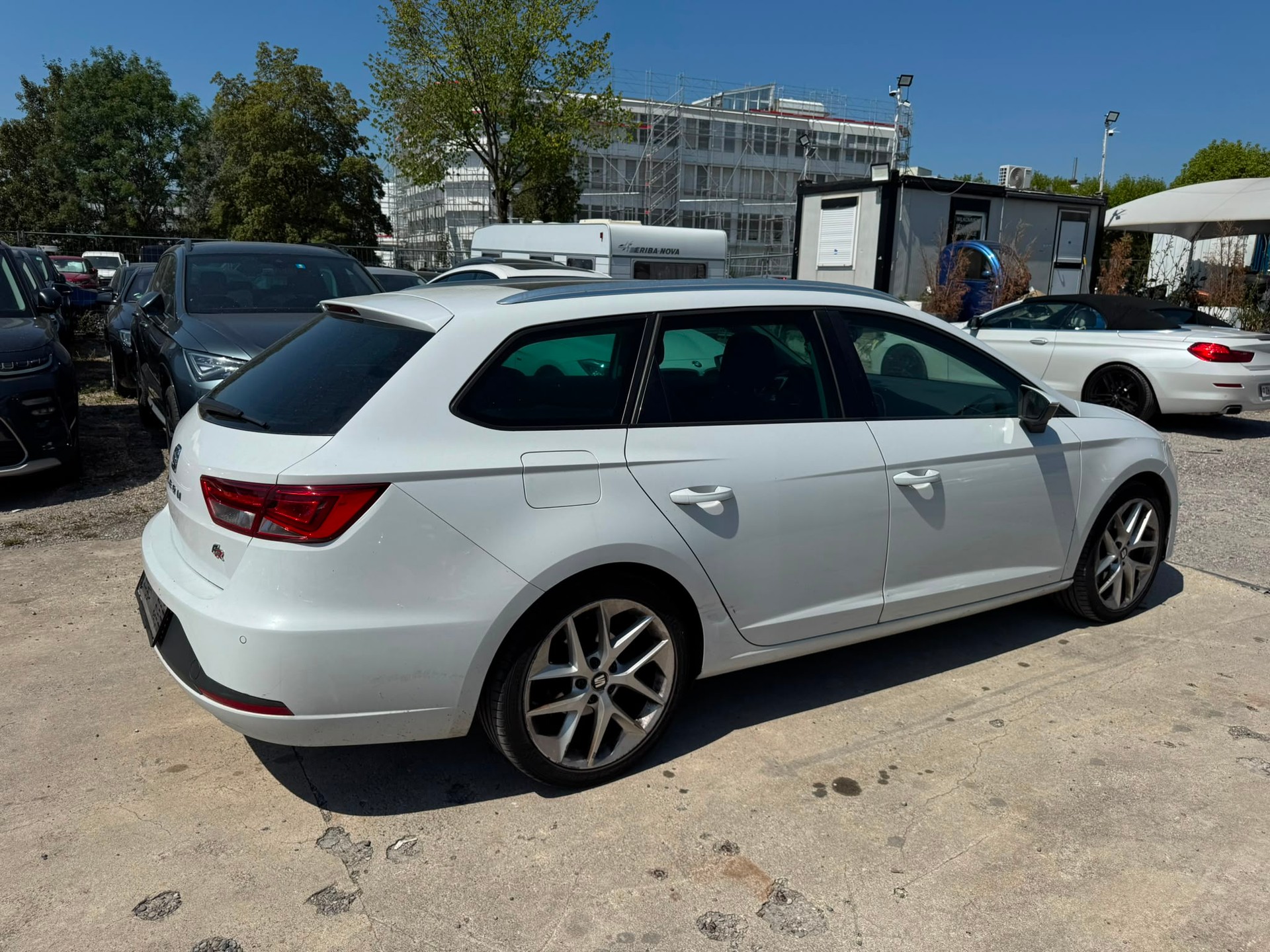 SEAT Leon ST 1.8 TSI FR Line DSG-image-1