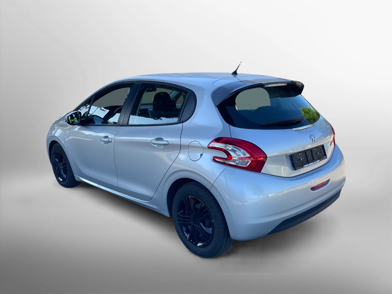 PEUGEOT 208 1.4 e-HDi Active EGS5-image-1