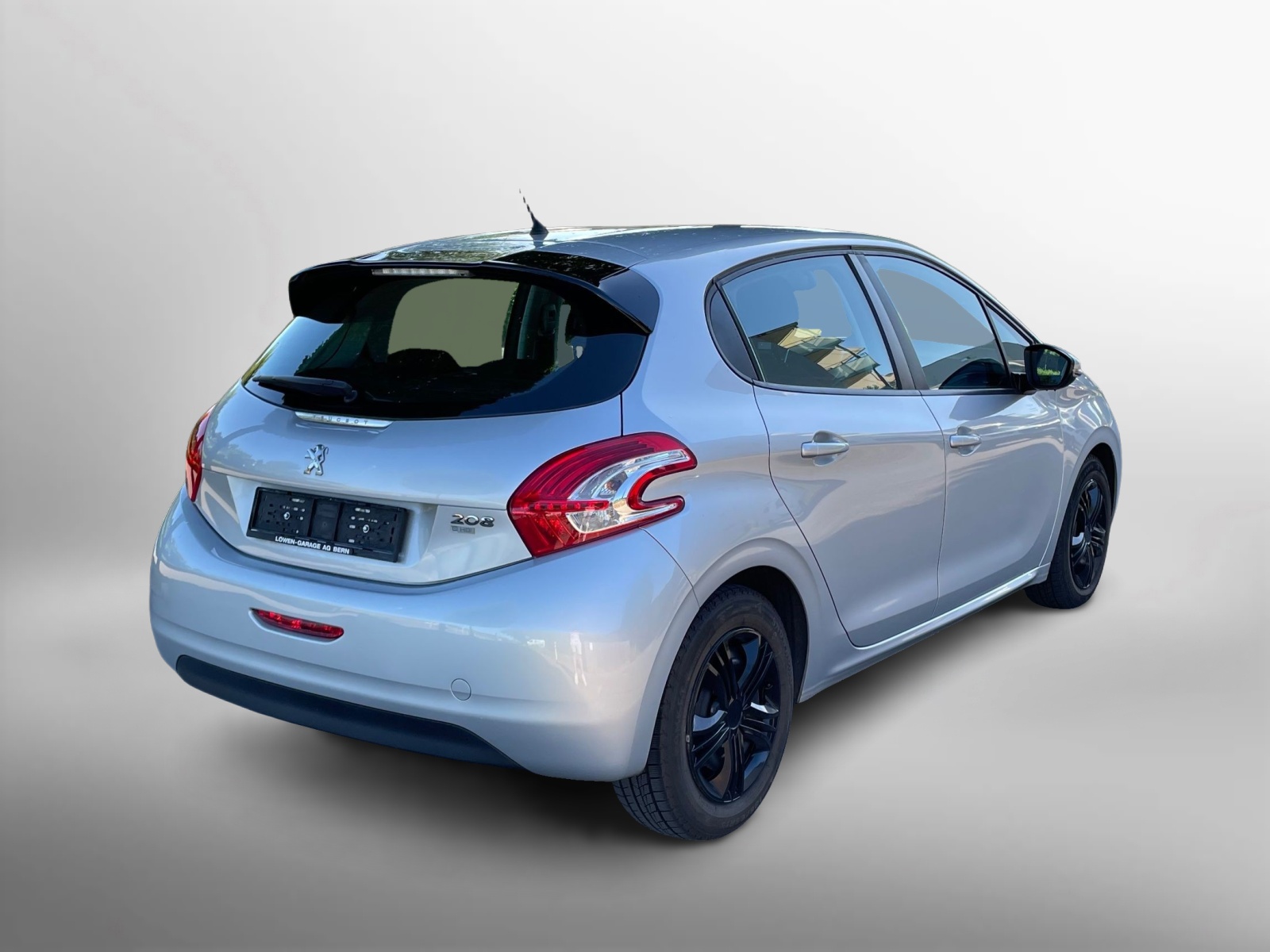 PEUGEOT 208 1.4 e-HDi Active EGS5-image-2