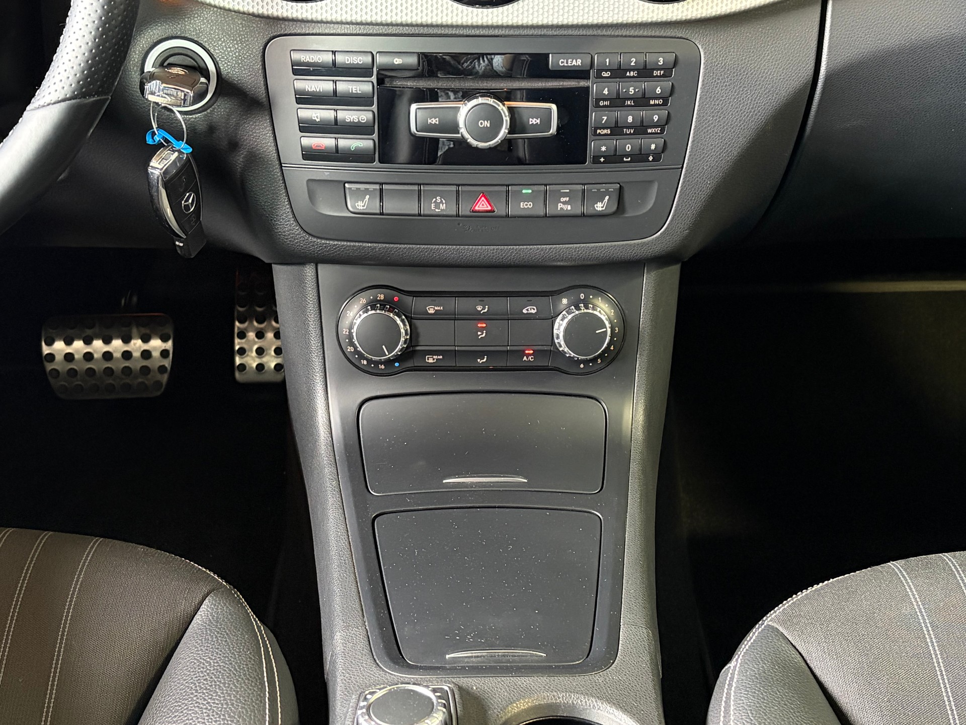 MERCEDES-BENZ B 220 4Matic 7G-DCT *Anhängerkupplung*Ab MFK*-image-11