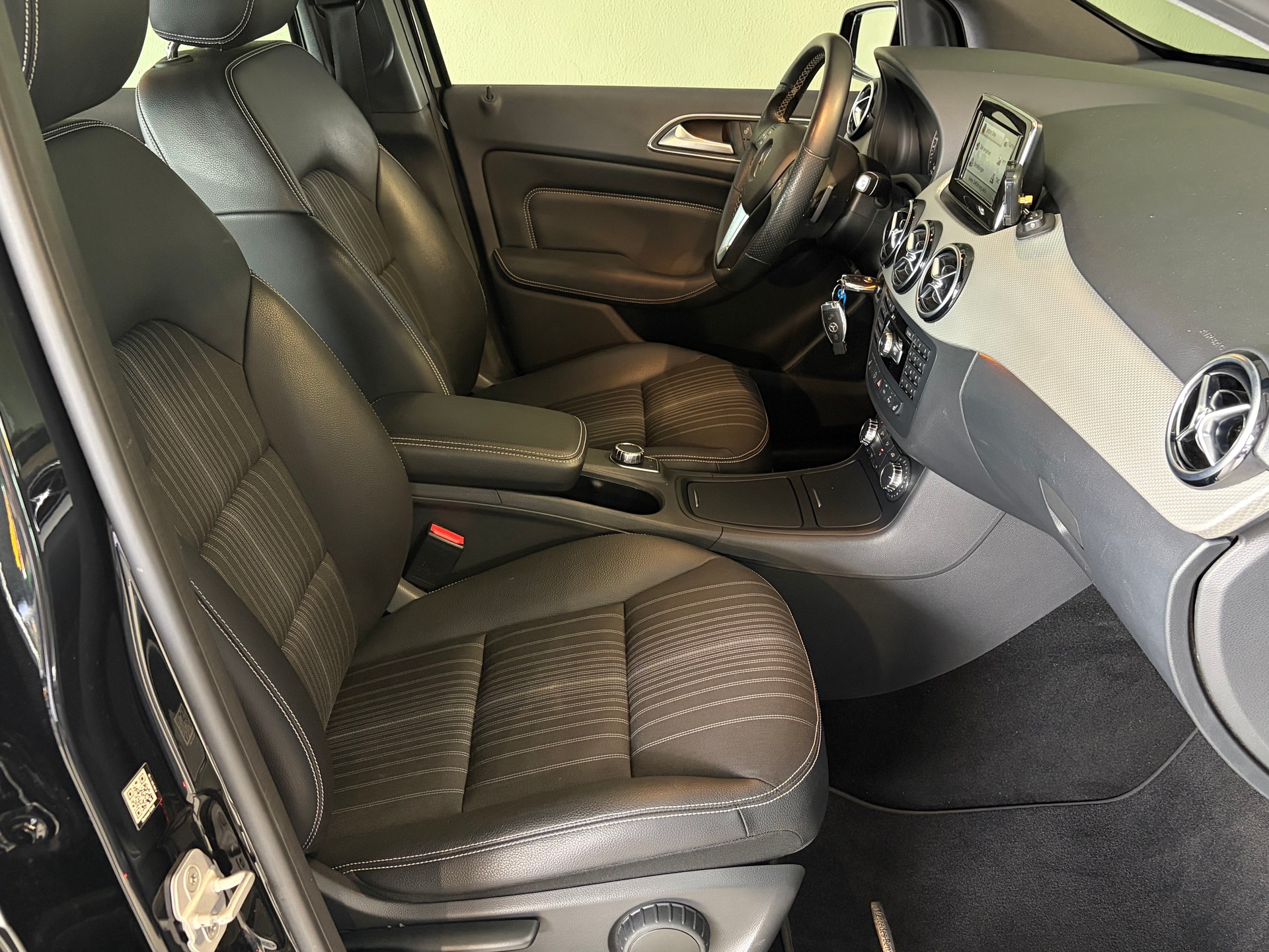 MERCEDES-BENZ B 220 4Matic 7G-DCT *Anhängerkupplung*Ab MFK*-image-15