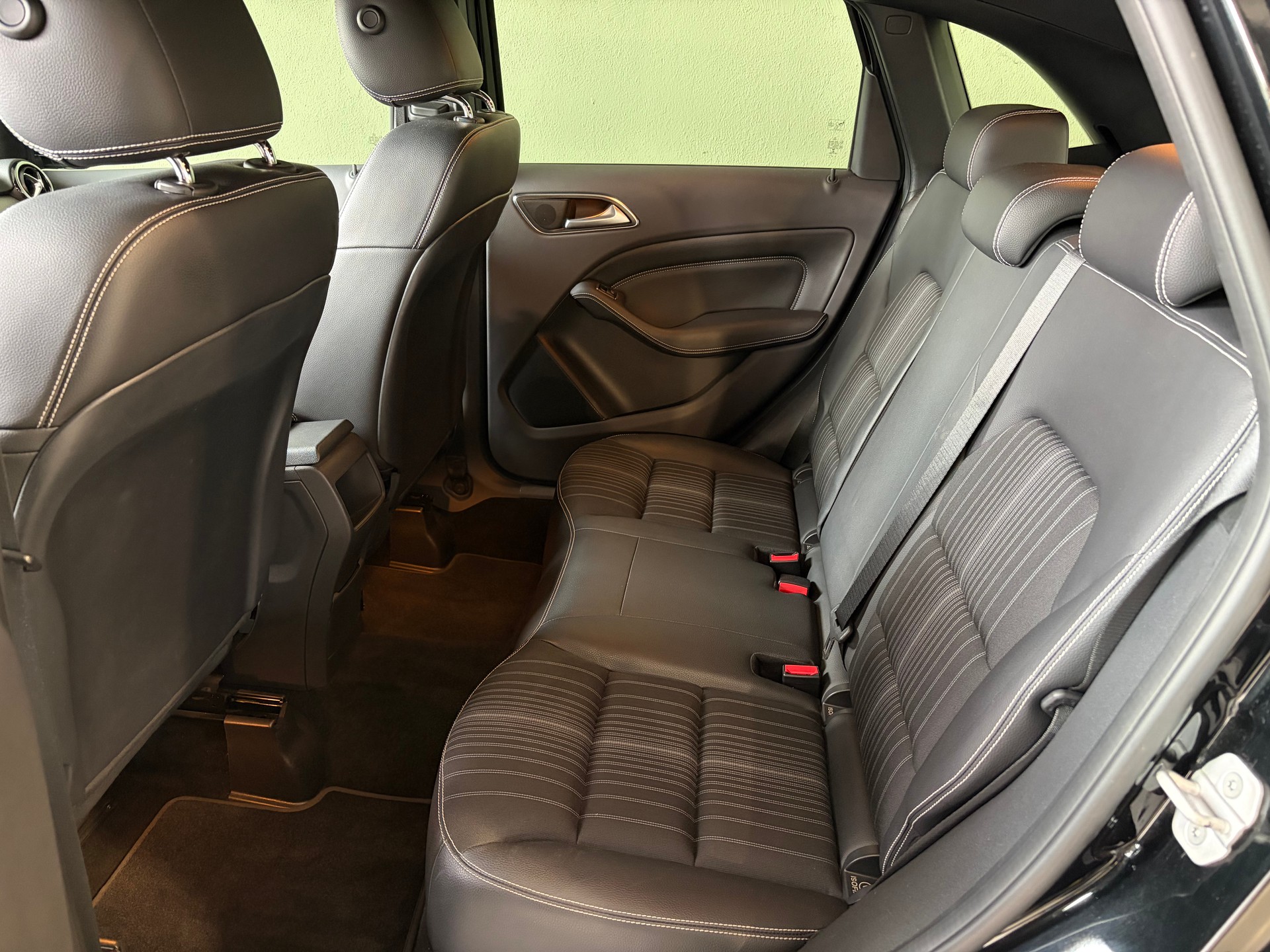 MERCEDES-BENZ B 220 4Matic 7G-DCT *Anhängerkupplung*Ab MFK*-image-18