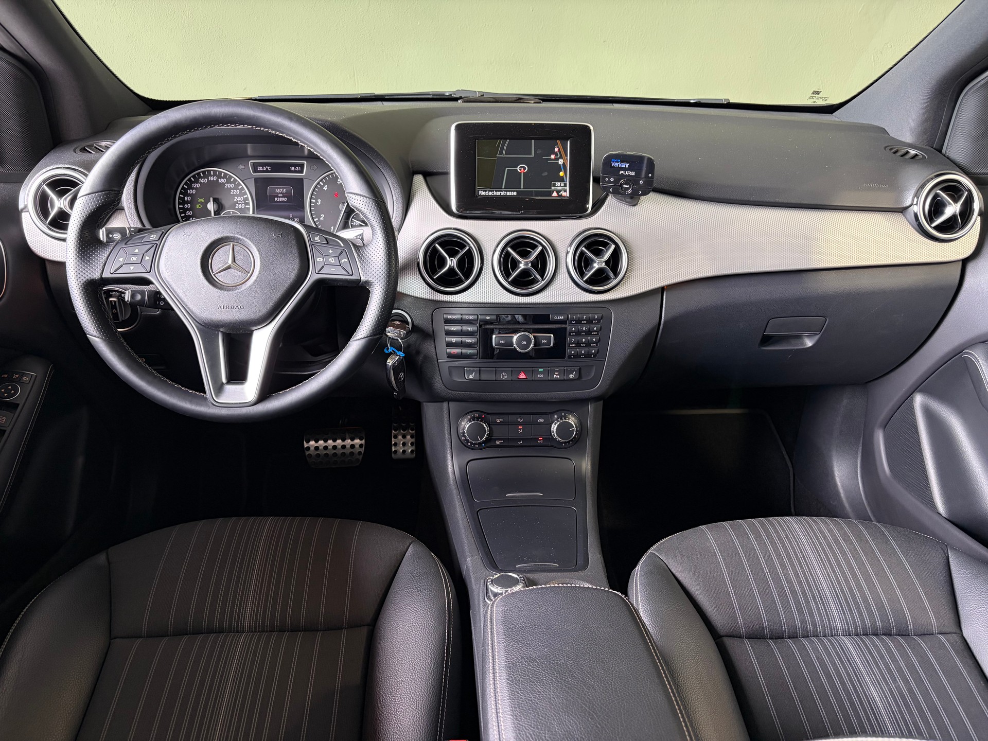 MERCEDES-BENZ B 220 4Matic 7G-DCT *Anhängerkupplung*Ab MFK*-image-7