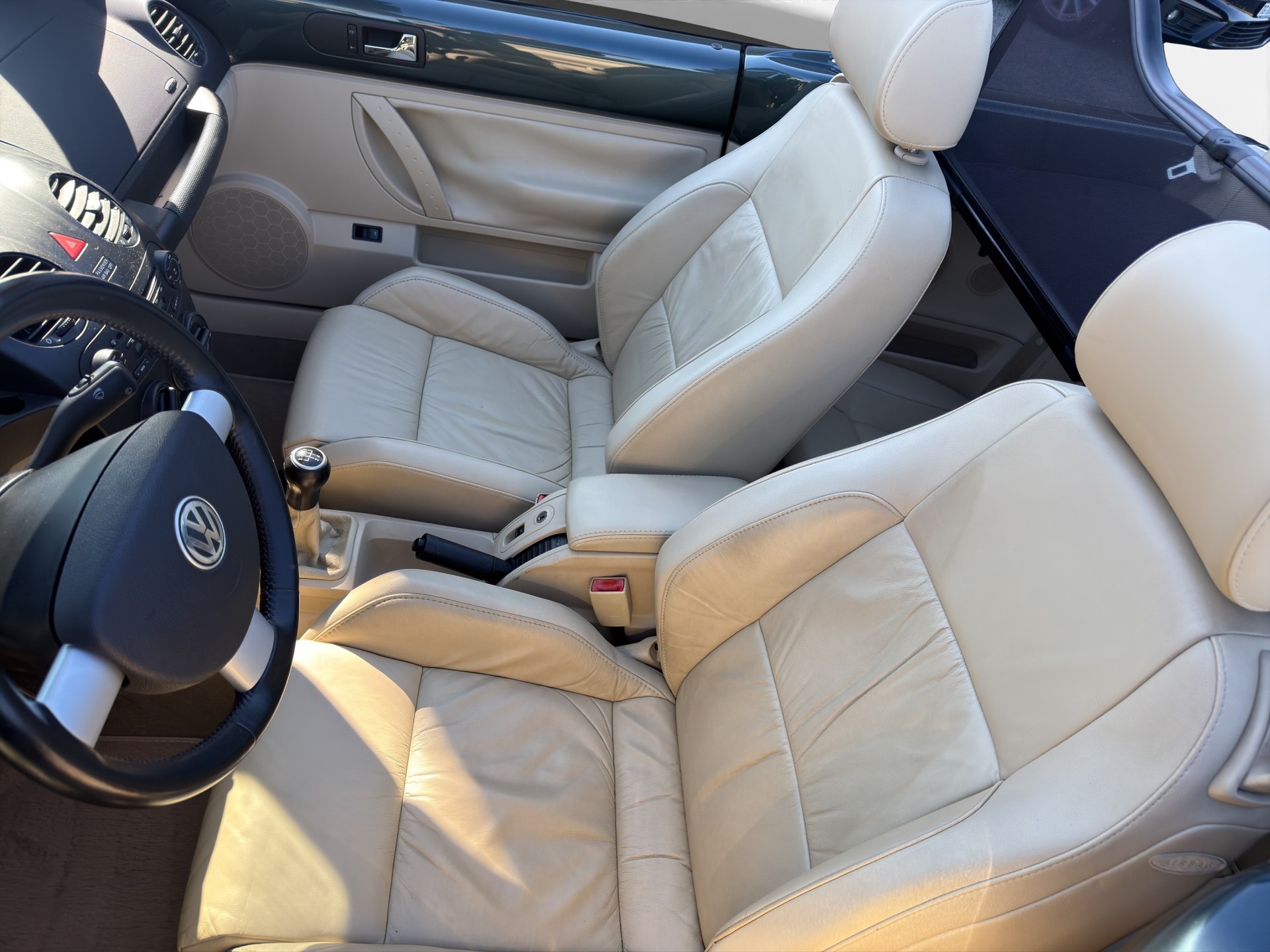 VW Beetle Cabrio 1.8 T-image-11