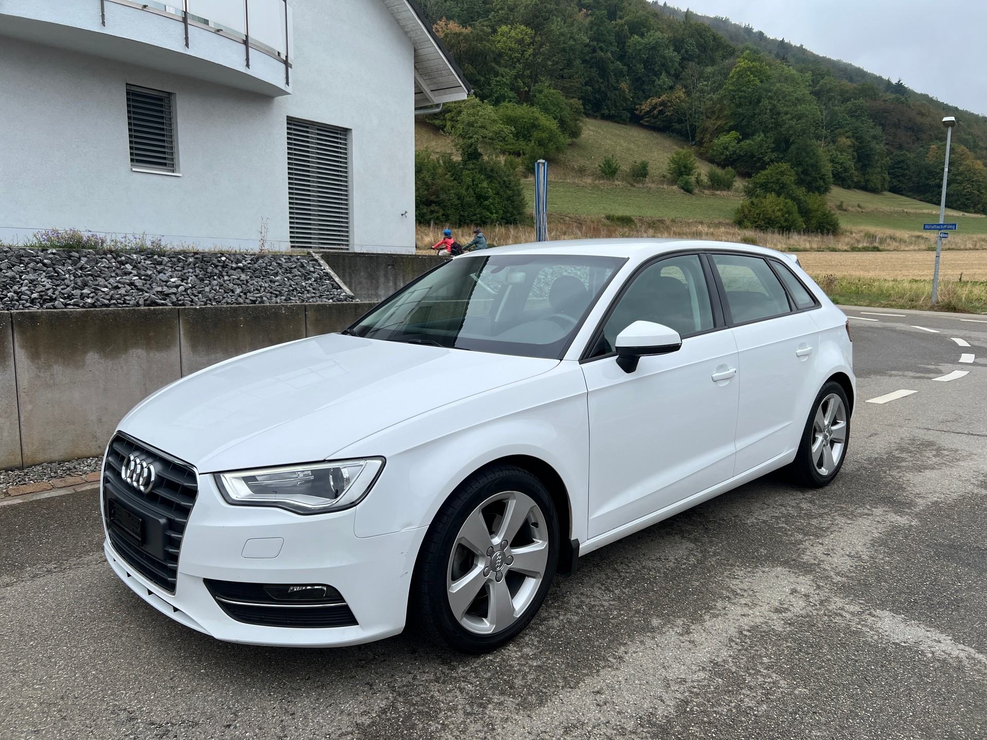 AUDI A3 Sportback 1.4 TFSI Ambition S-tronic-image-1