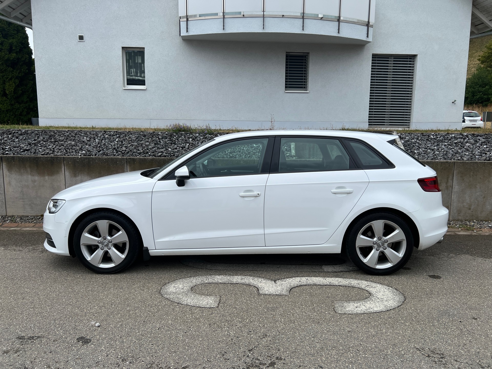 AUDI A3 Sportback 1.4 TFSI Ambition S-tronic-image-0