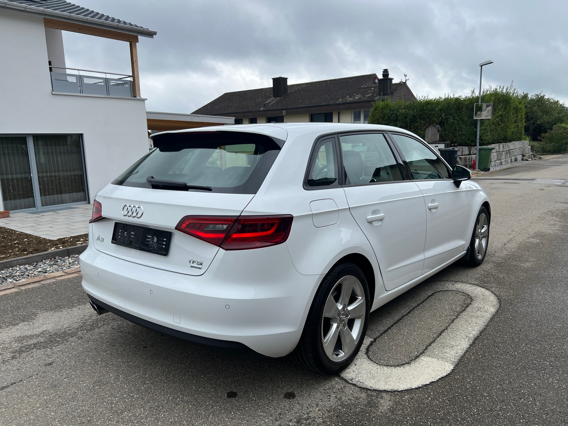 AUDI A3 Sportback 1.4 TFSI Ambition S-tronic-image-4