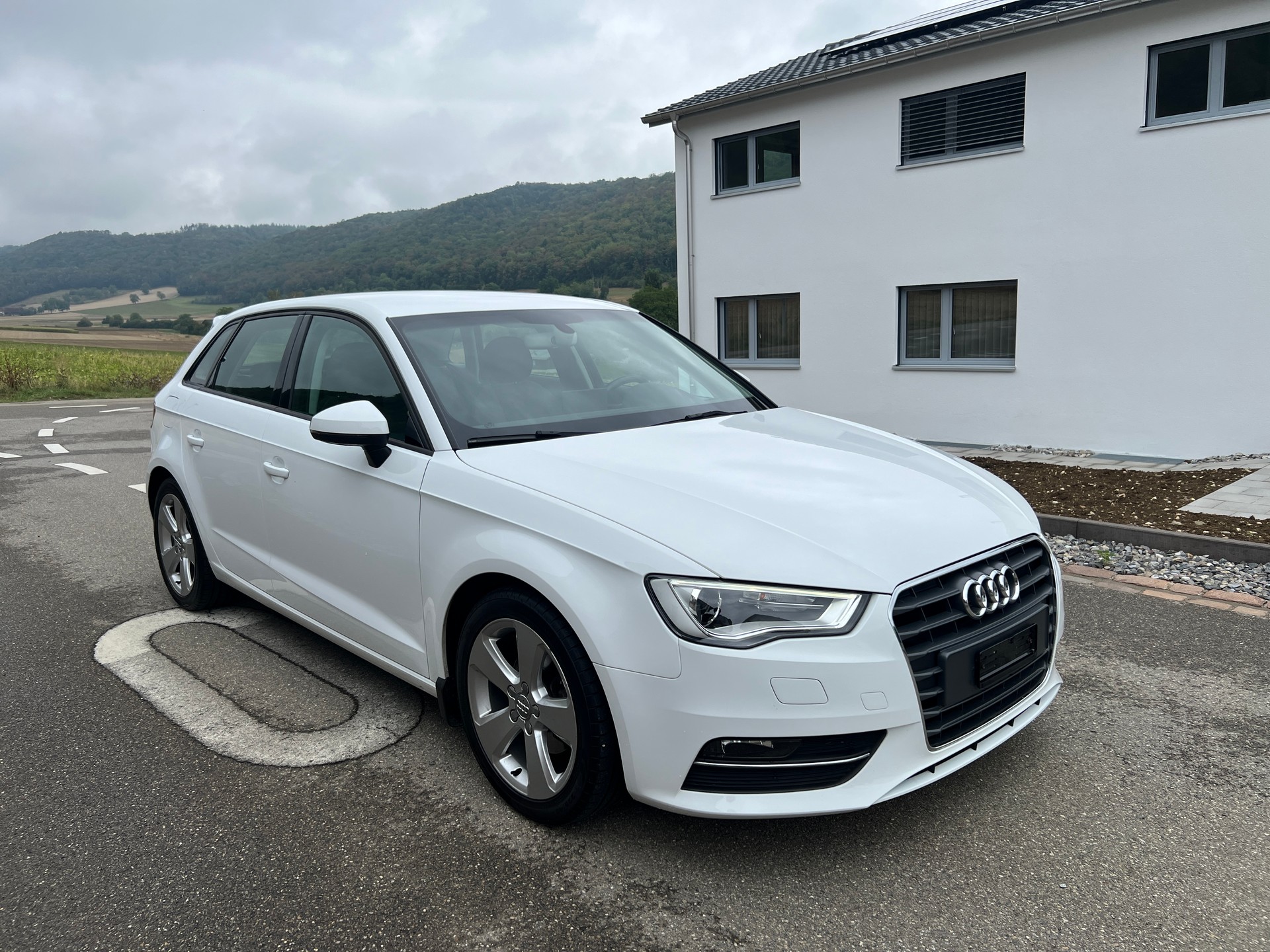 AUDI A3 Sportback 1.4 TFSI Ambition S-tronic-image-3