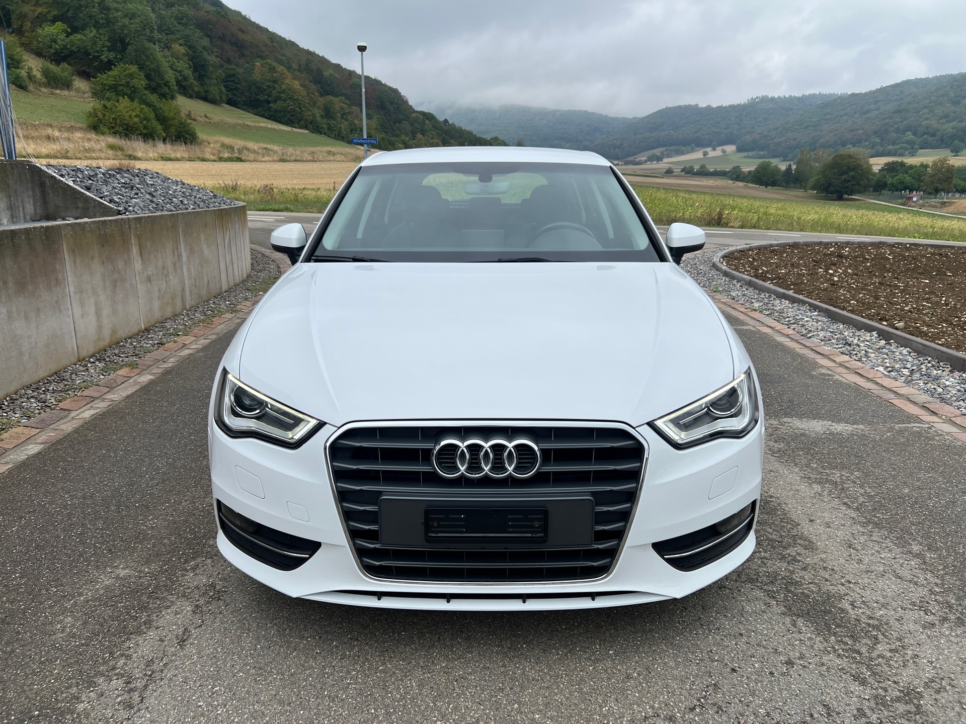AUDI A3 Sportback 1.4 TFSI Ambition S-tronic-image-2