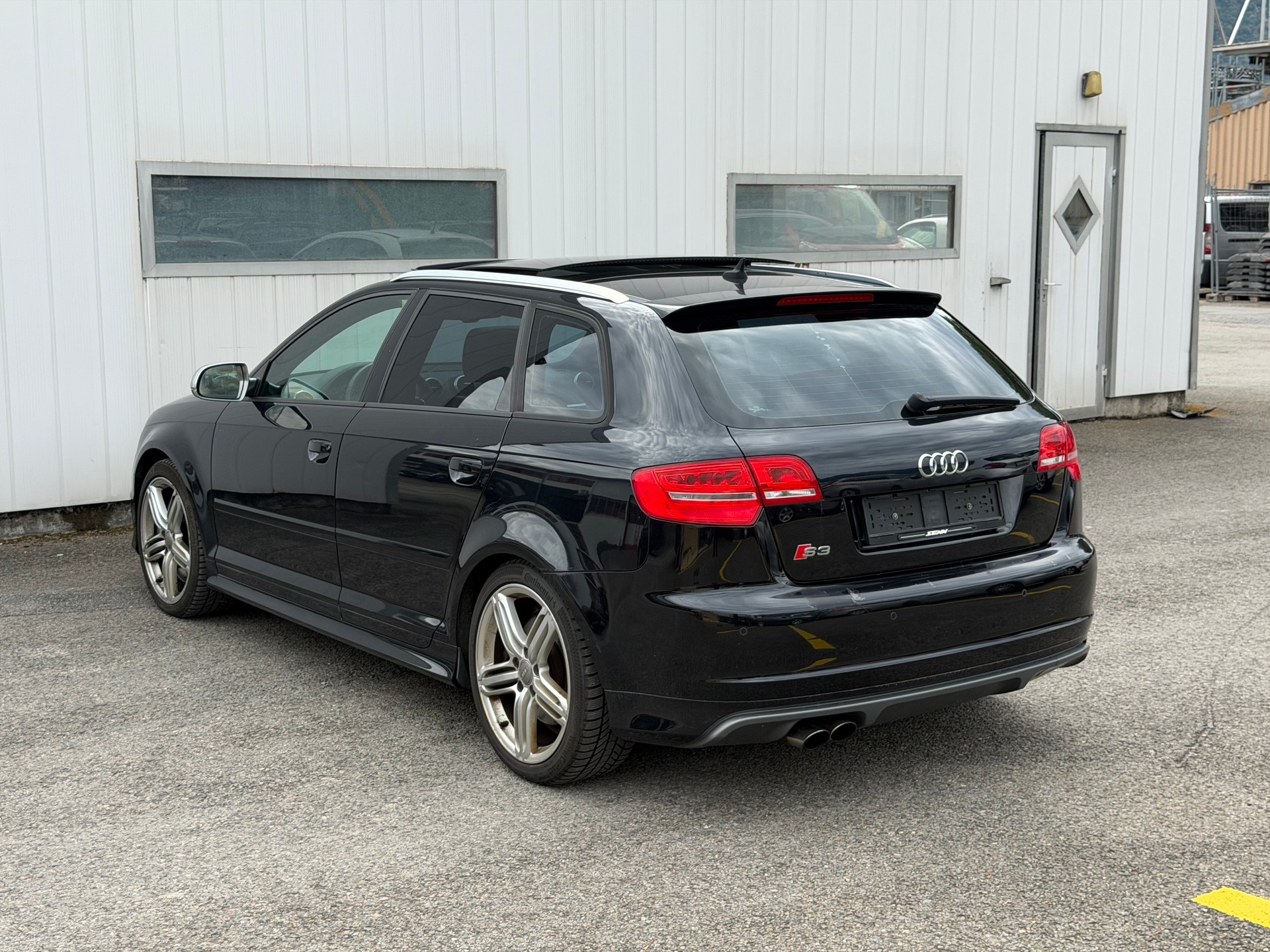 AUDI S3 Sportback 2.0 TFSI quattro S-tronic-image-3