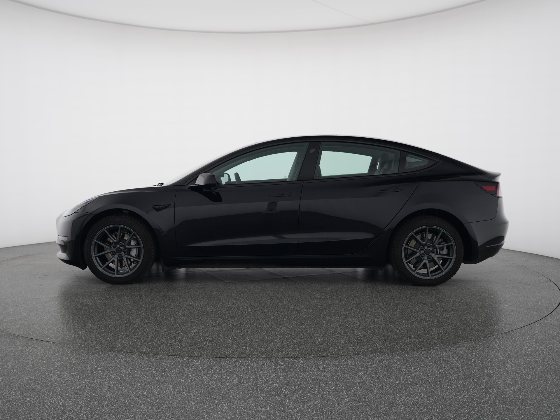 TESLA Model 3 RWD-image-1