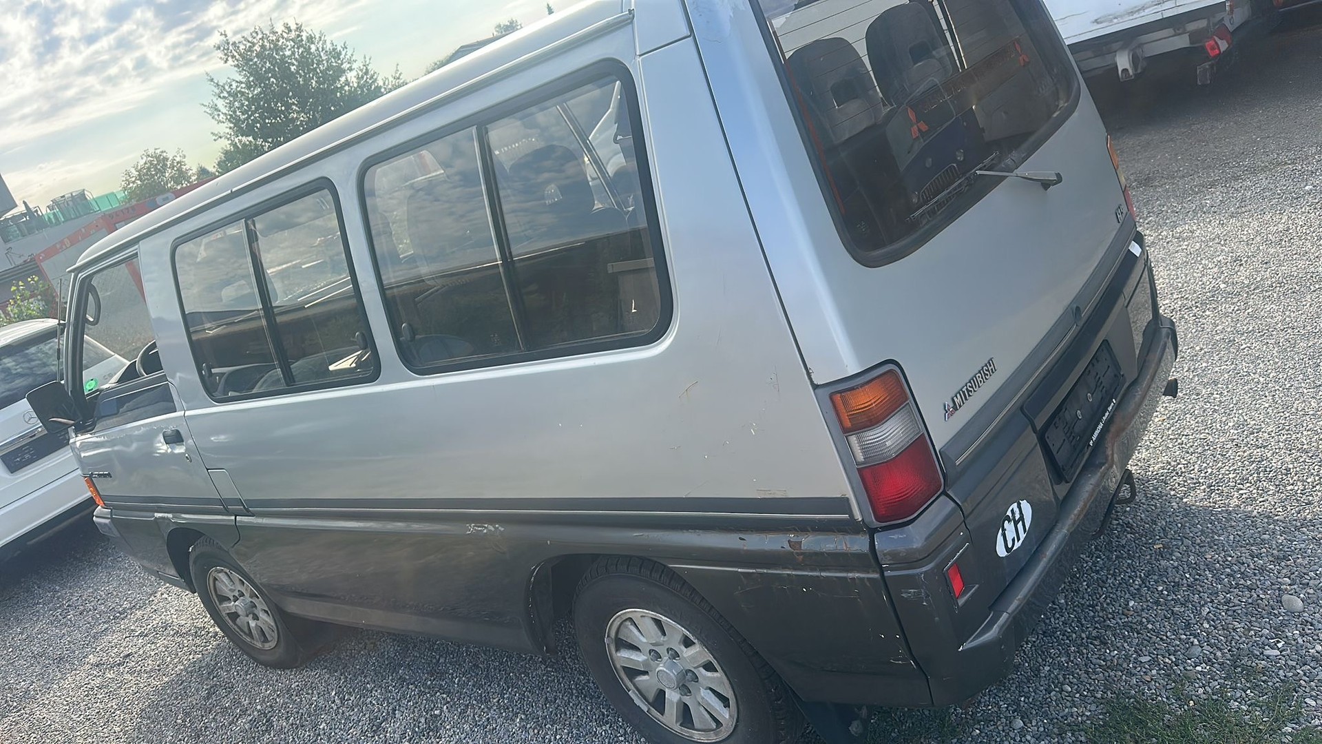 MITSUBISHI L 300 2.0 Wagon-image-3