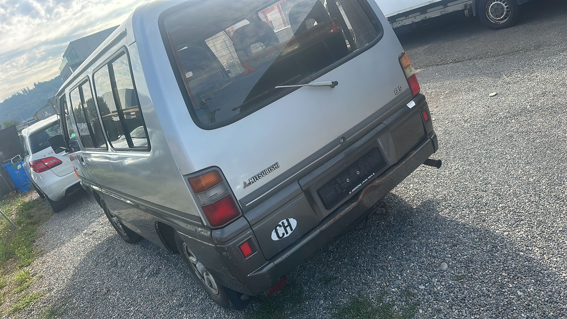 MITSUBISHI L 300 2.0 Wagon-image-4