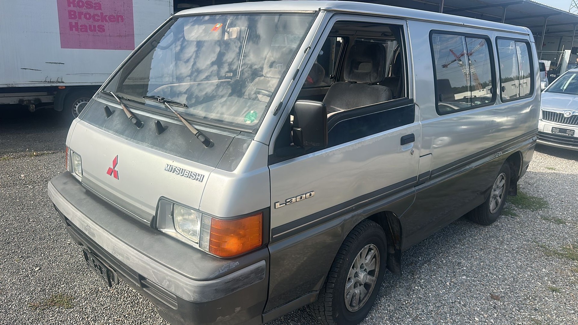 MITSUBISHI L 300 2.0 Wagon-image-0