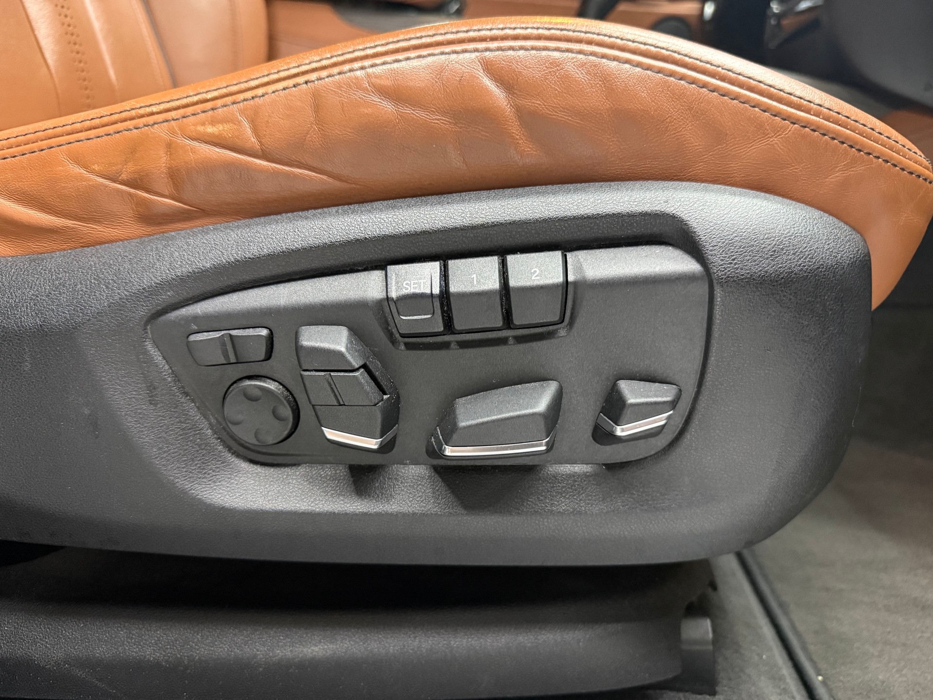 BMW X5 xDrive 40d Steptronic-image-16