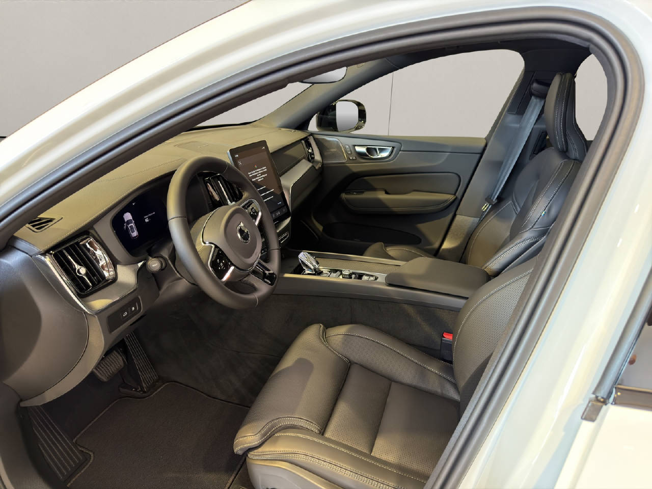 VOLVO XC60 2.0 T8 TE Ultra Dark eAWD-image-4
