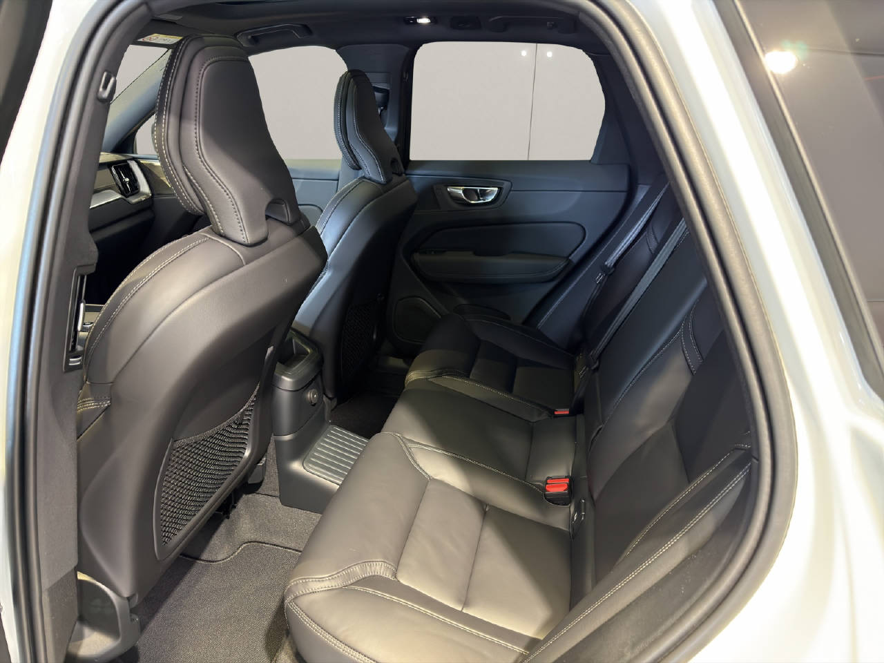 VOLVO XC60 2.0 T8 TE Ultra Dark eAWD-image-5