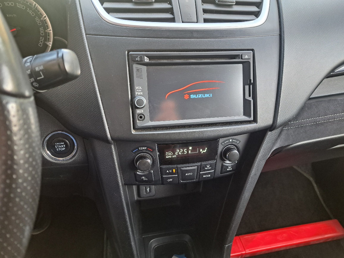 SUZUKI Swift 1.2i 16V Sergio Cellano 4x4-image-7