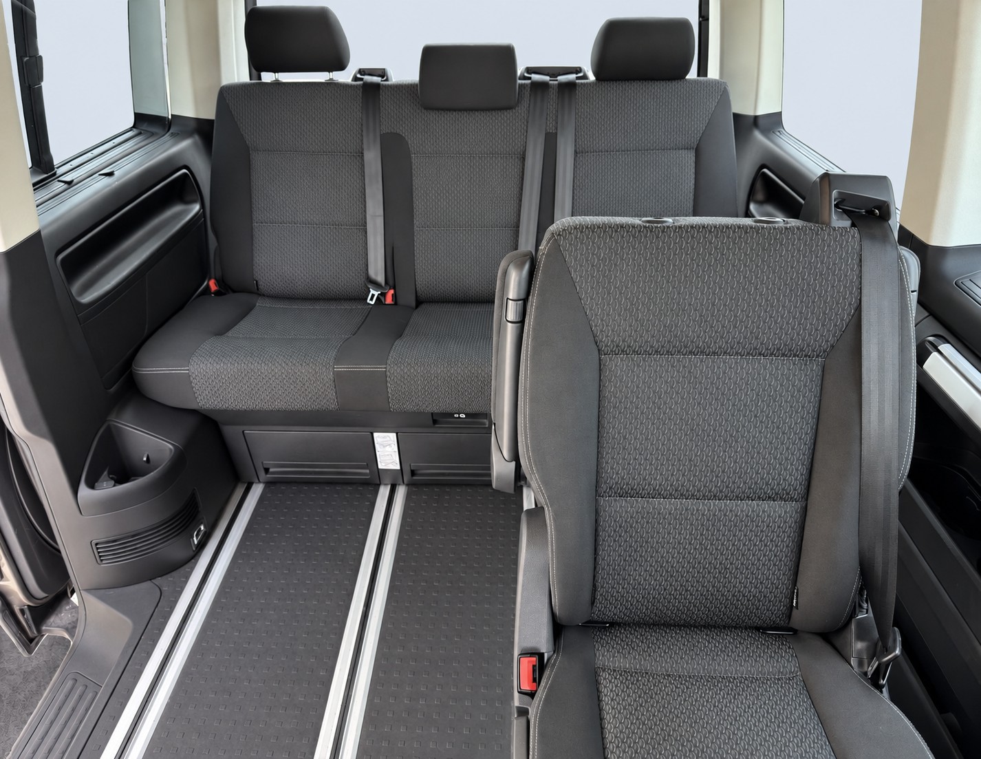 VW T6 Multivan 2.0 TDI Trendline Liberty DSG-image-16