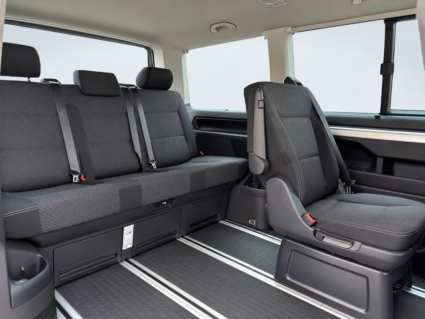 VW T6 Multivan 2.0 TDI Trendline Liberty DSG-image-15