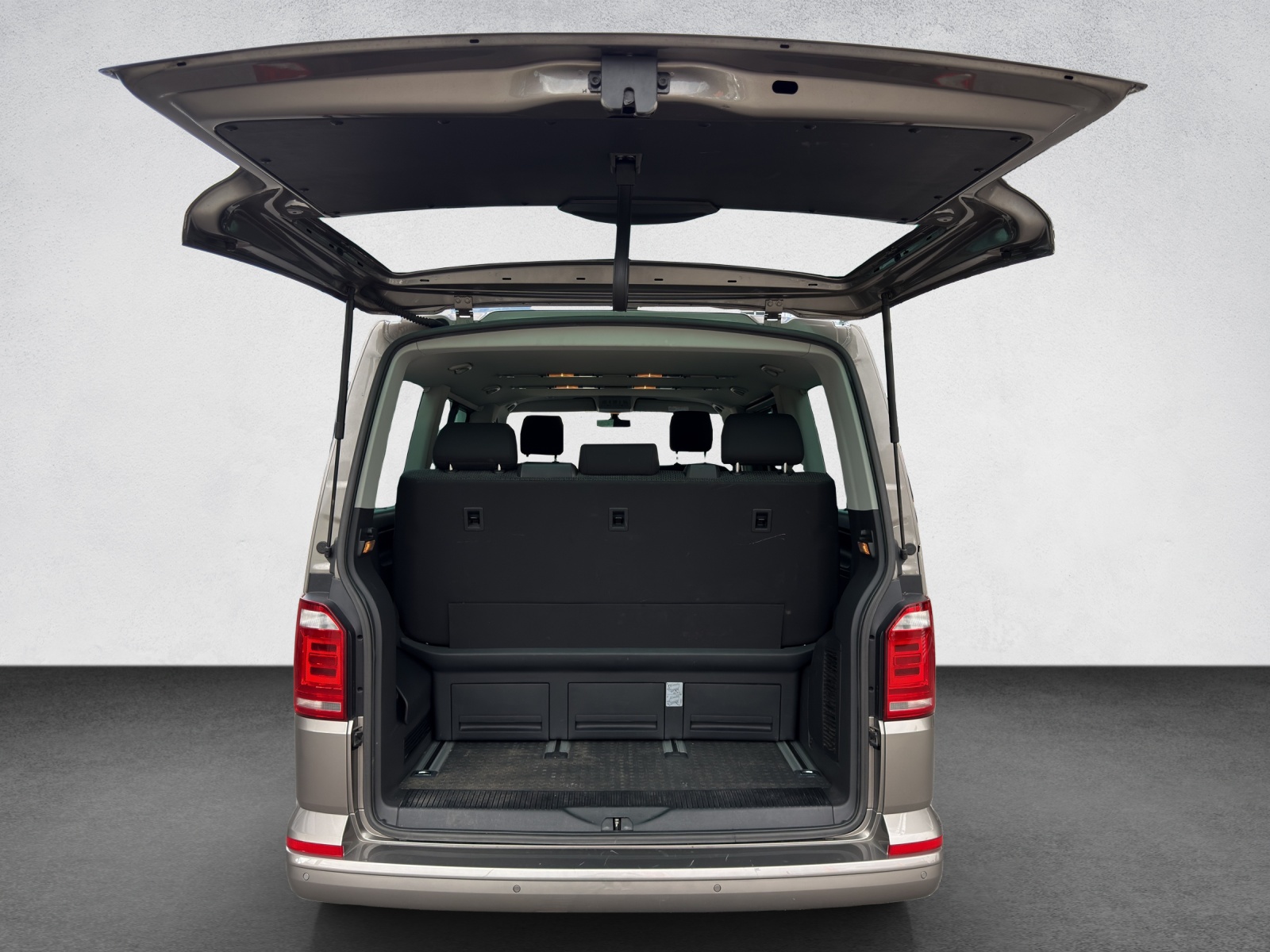 VW T6 Multivan 2.0 TDI Trendline Liberty DSG-image-8