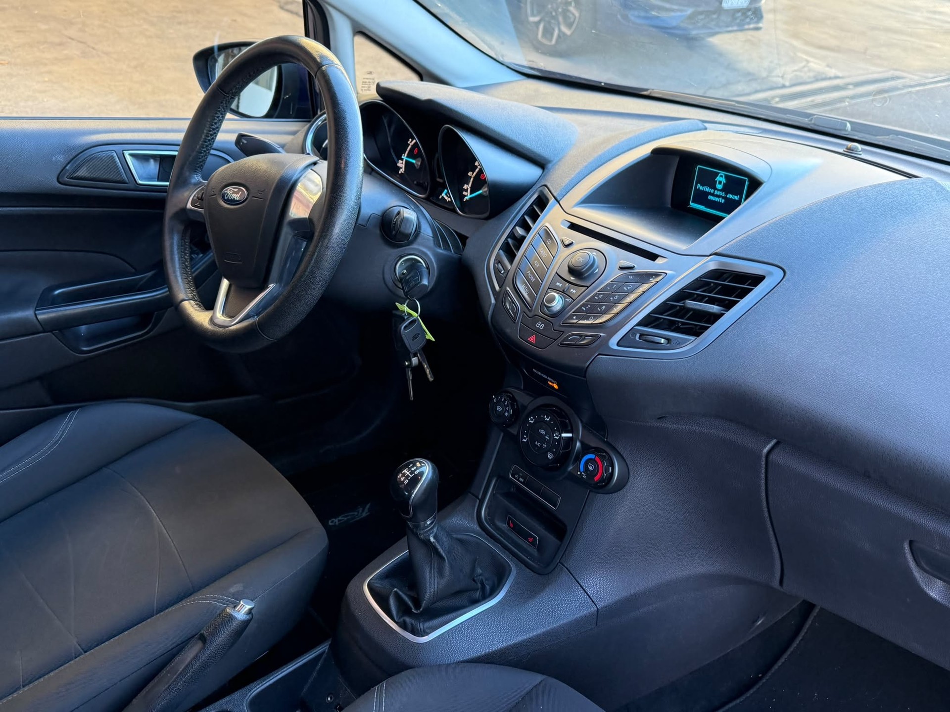 FORD Fiesta 1.0 SCTi Titanium-image-13