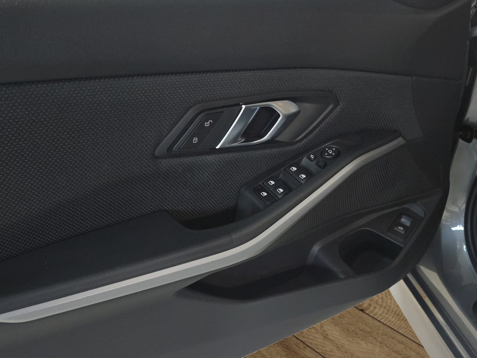 BMW 320 d xDrive 48V Touring Steptronic-image-18