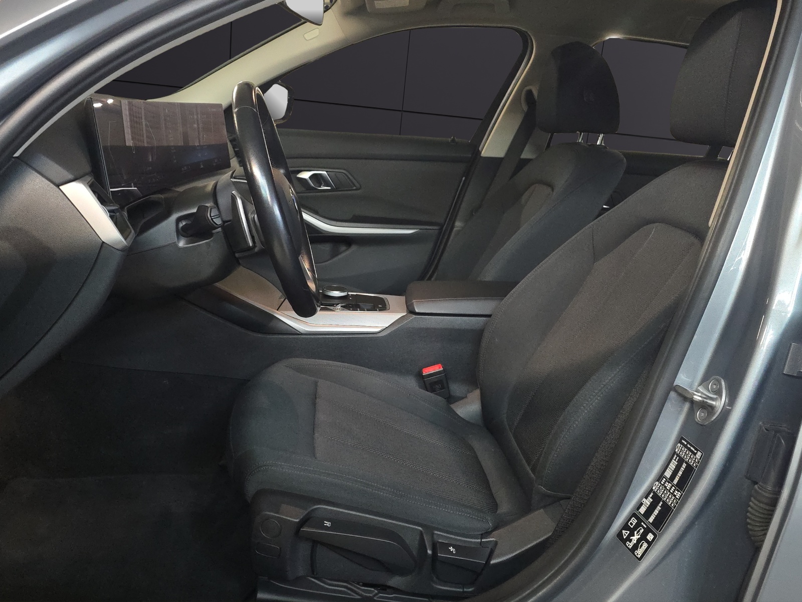 BMW 320 d xDrive 48V Touring Steptronic-image-8